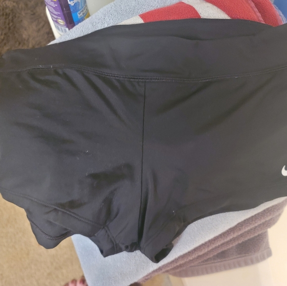 Work out shorts - Picture 2 of 3